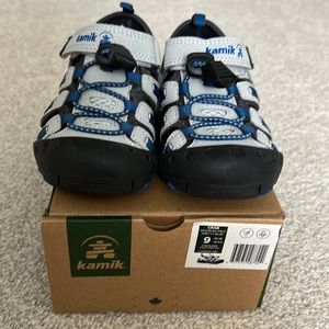 Kids kamik water shoes/sandals